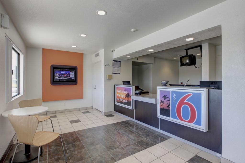 Motel 6-Corona, Ca Buitenkant foto