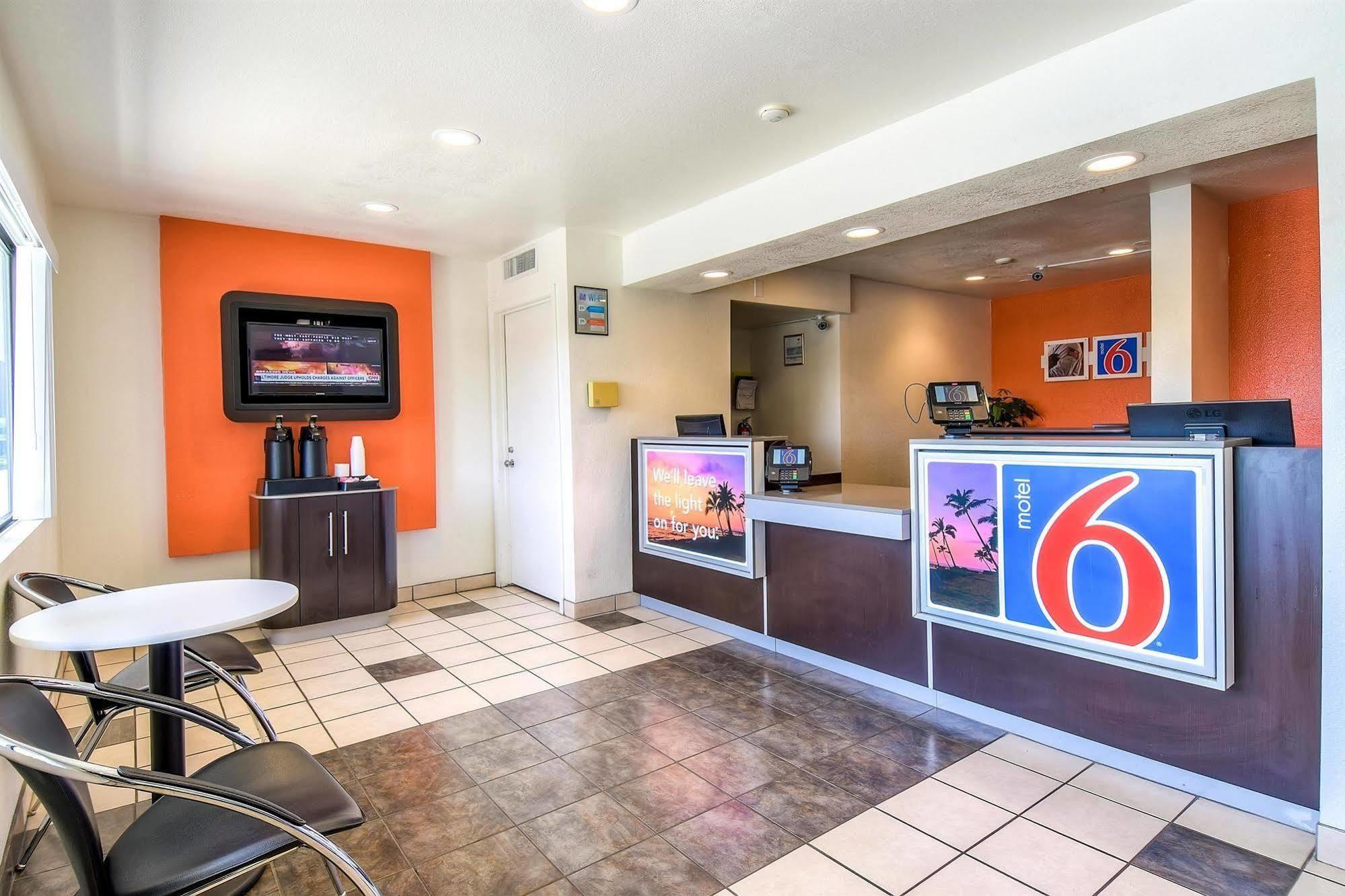 Motel 6-Corona, Ca Buitenkant foto